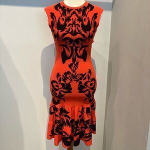 Alexander McQueen MQ Sleeveless Knit Dress
